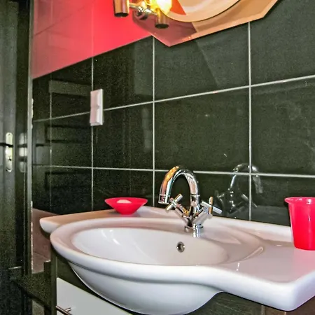 4 Bedroom Amazing In Apartment